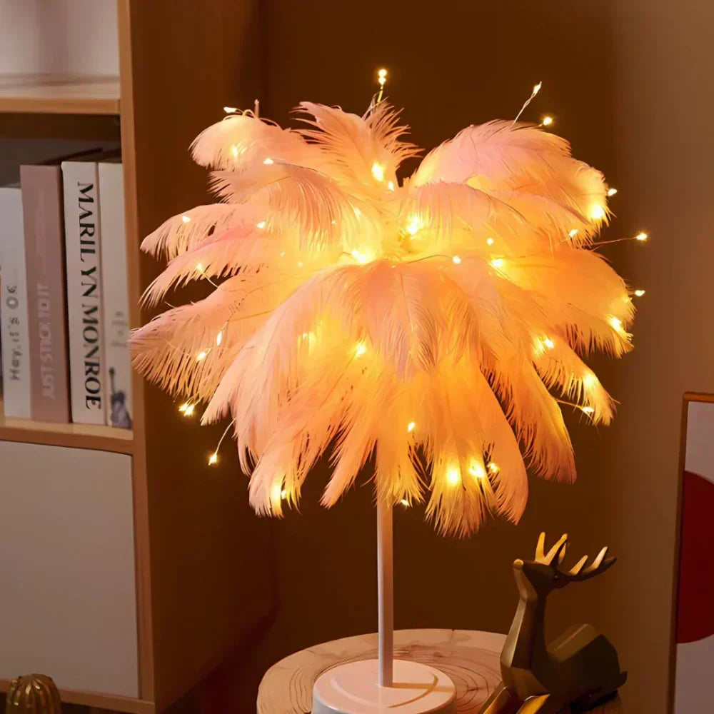 מנורת FeatherLuxe Glow | אור רך ואווירתית לחדרי מגורים