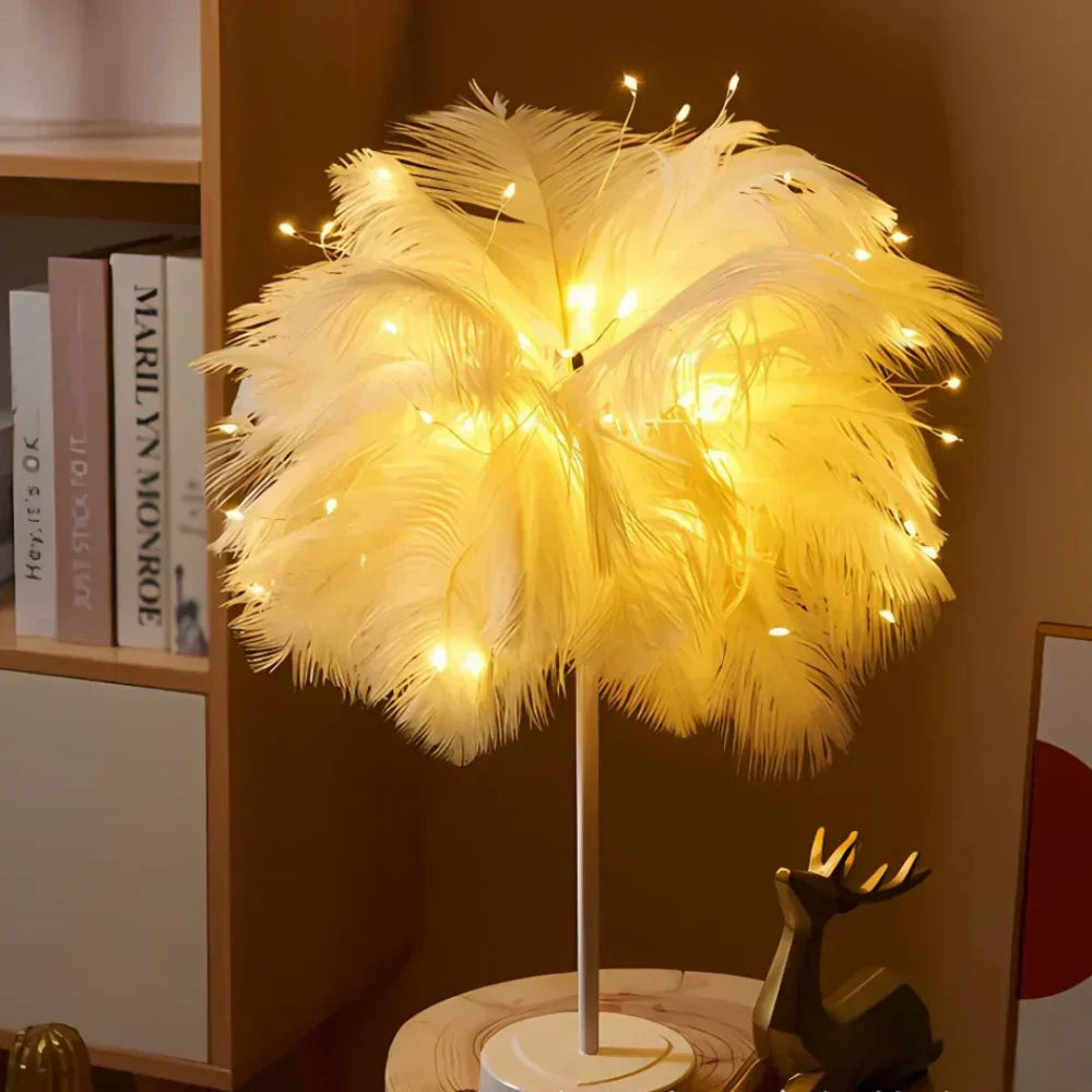 מנורת FeatherLuxe Glow | אור רך ואווירתית לחדרי מגורים