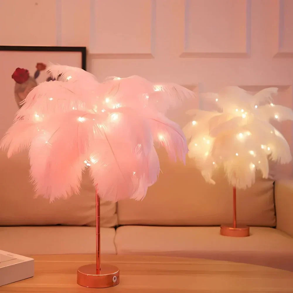 מנורת FeatherLuxe Glow | אור רך ואווירתית לחדרי מגורים
