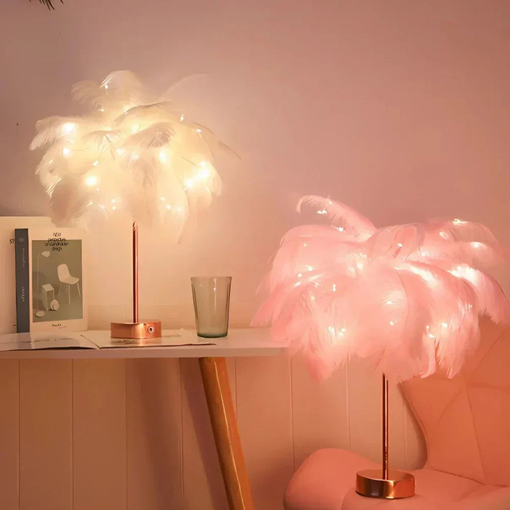 מנורת FeatherLuxe Glow | אור רך ואווירתית לחדרי מגורים