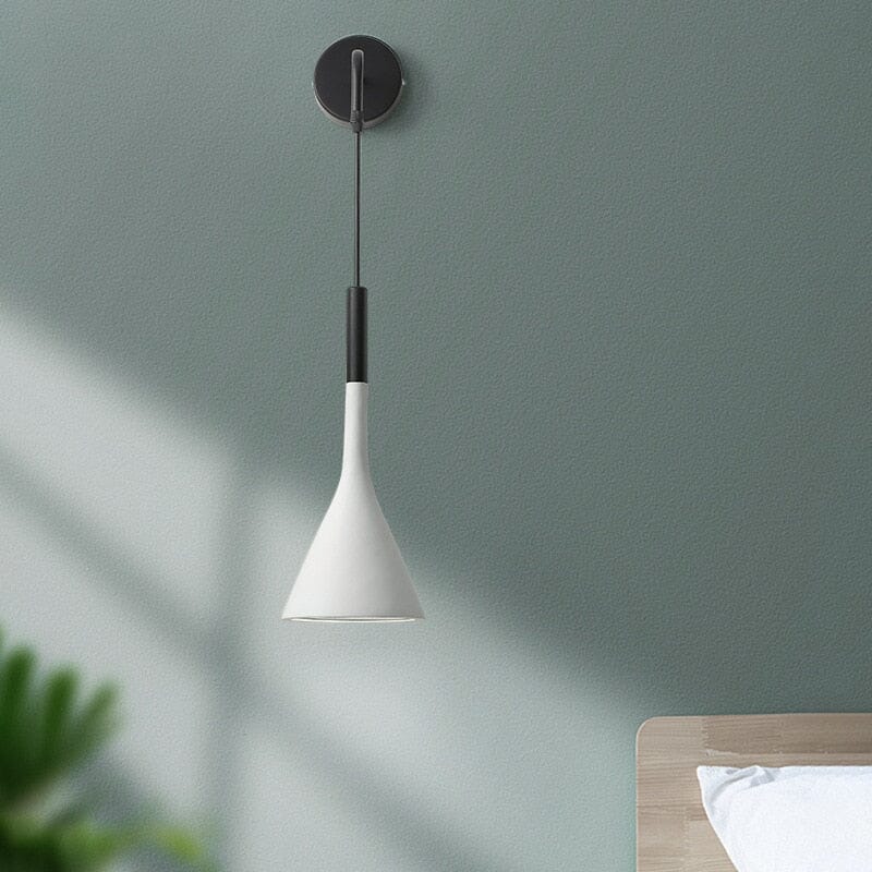 Aplique de pared con linterna