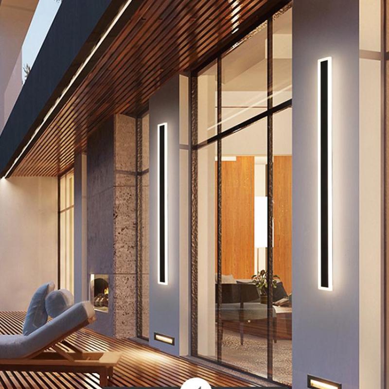 Frostline Lineær Udendørs Væglampe med Akrylglas