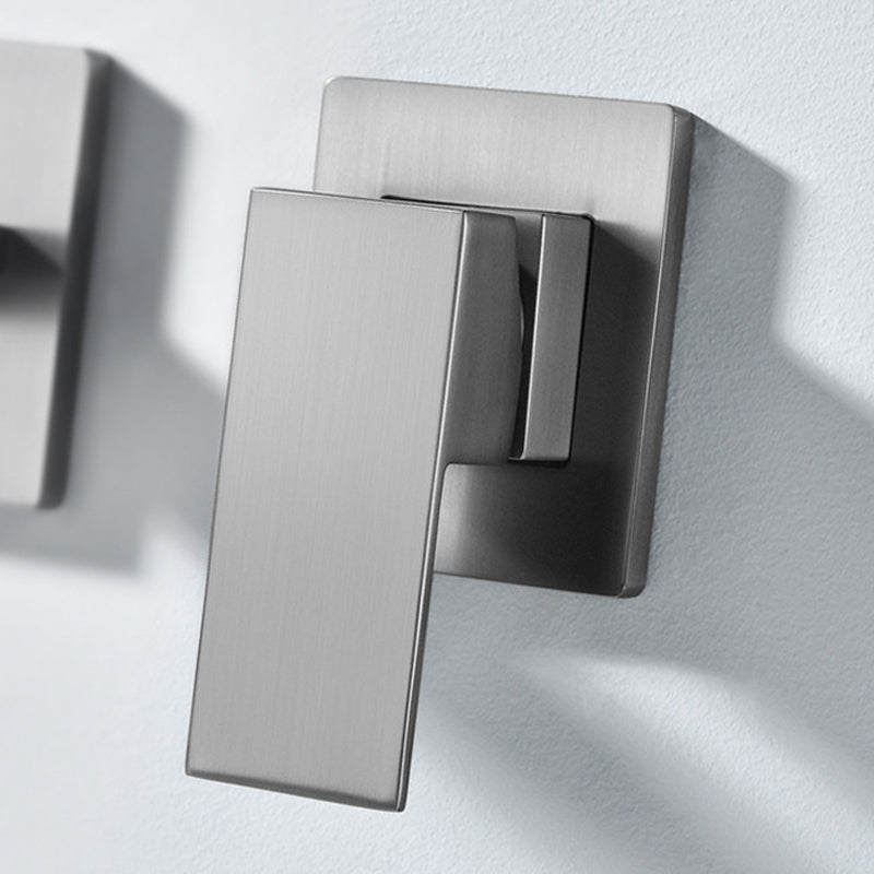 LumaLine 隠し壁取り付けシンク蛇口、ワンハンドル