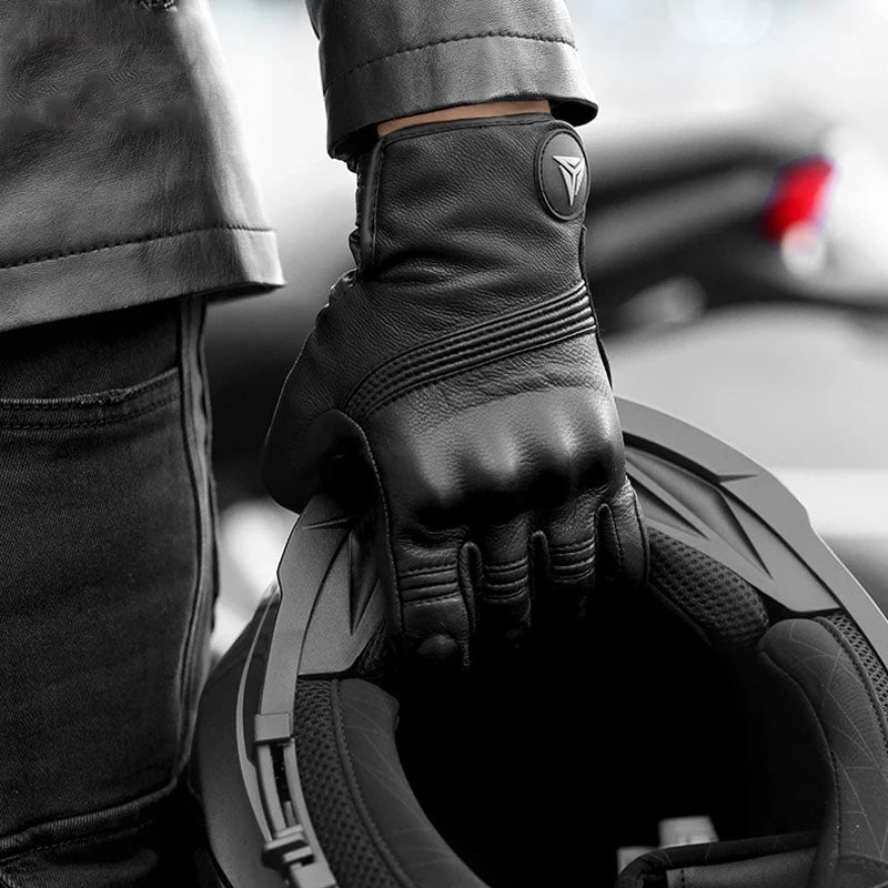 Guantes de cuero para motocicleta VeloGuard, compatibles con pantalla táctil, cálidos y duraderos | Petprovac
