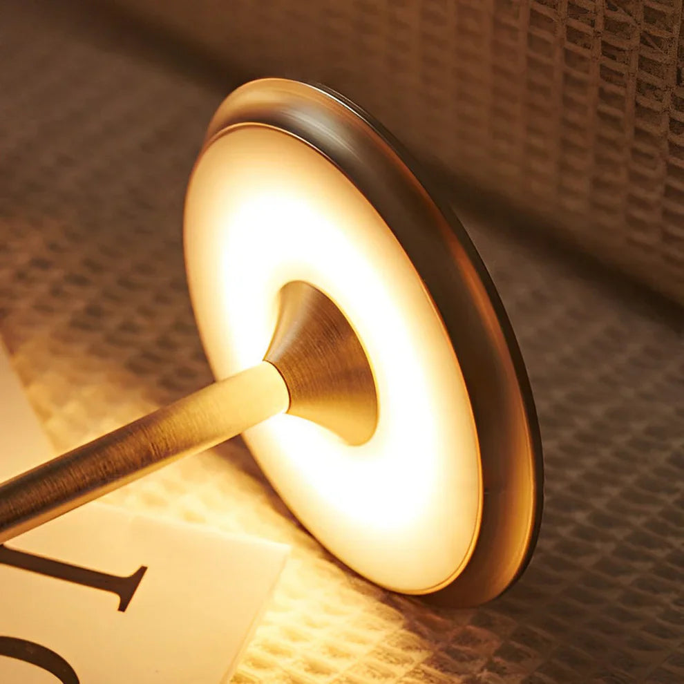 可充电无线触控调光现代金属设计LED台灯