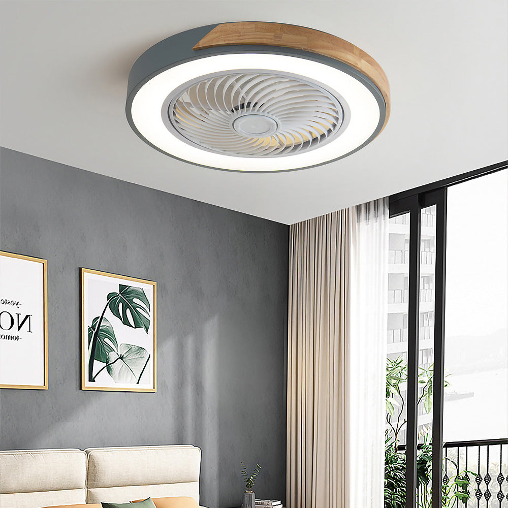 Ventilador de techo Boreal Timber con luz LED de bajo consumo y aspas de madera