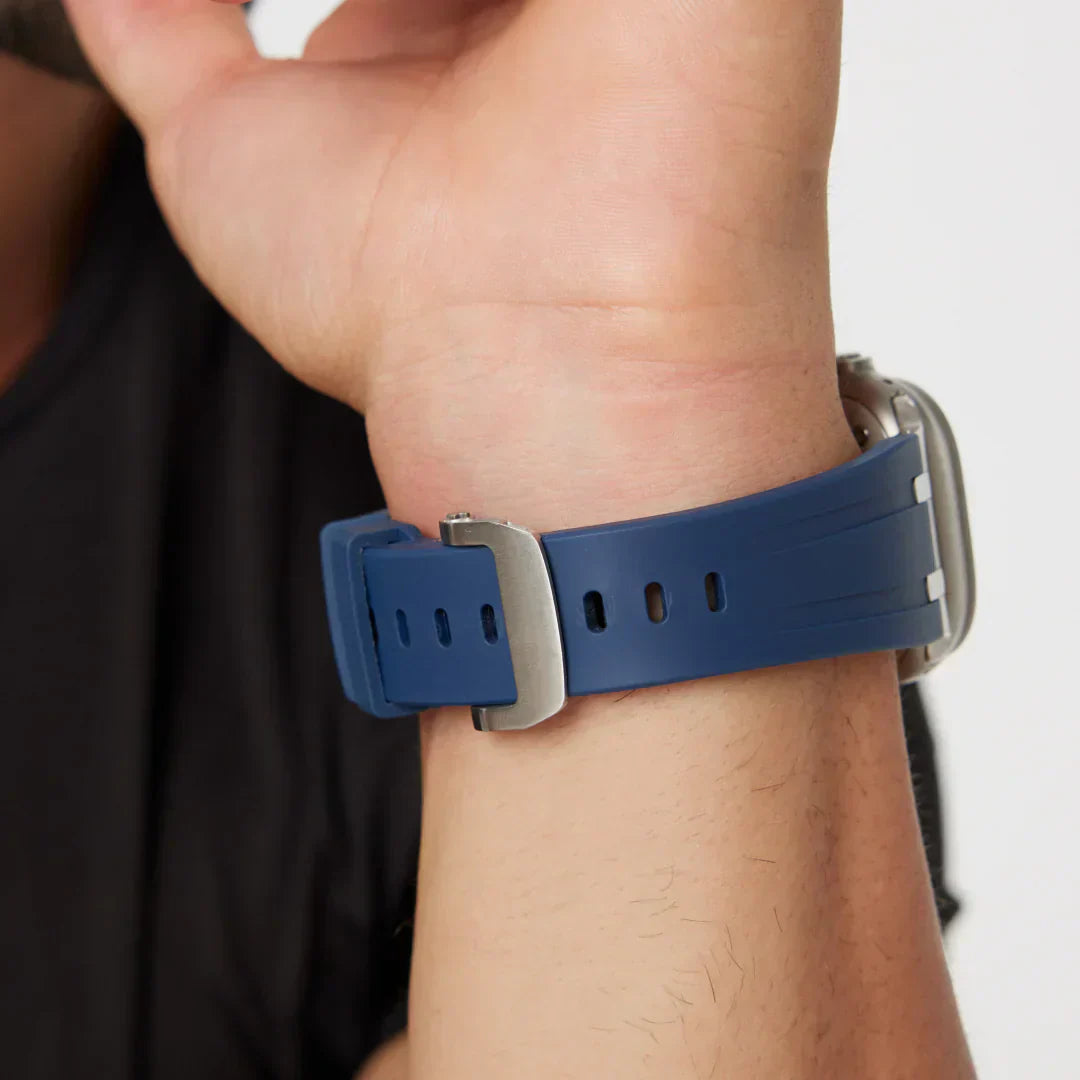 Valoria | Prémiový silikonový pásek s kovovou motýlkovou sponou pro Apple Watch | Petprovac