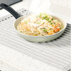 Rullattava astioiden kuivausteline ruostumattomasta teräksestä