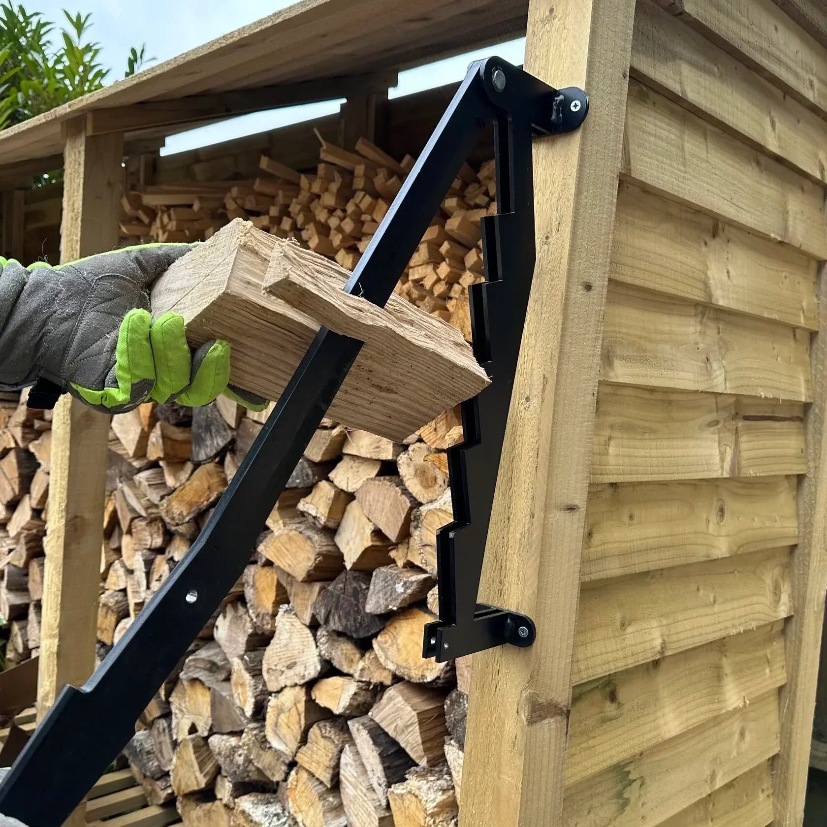 LogMaster Wandmontierter Holzspalter für einfaches Holzspalten zu Hause