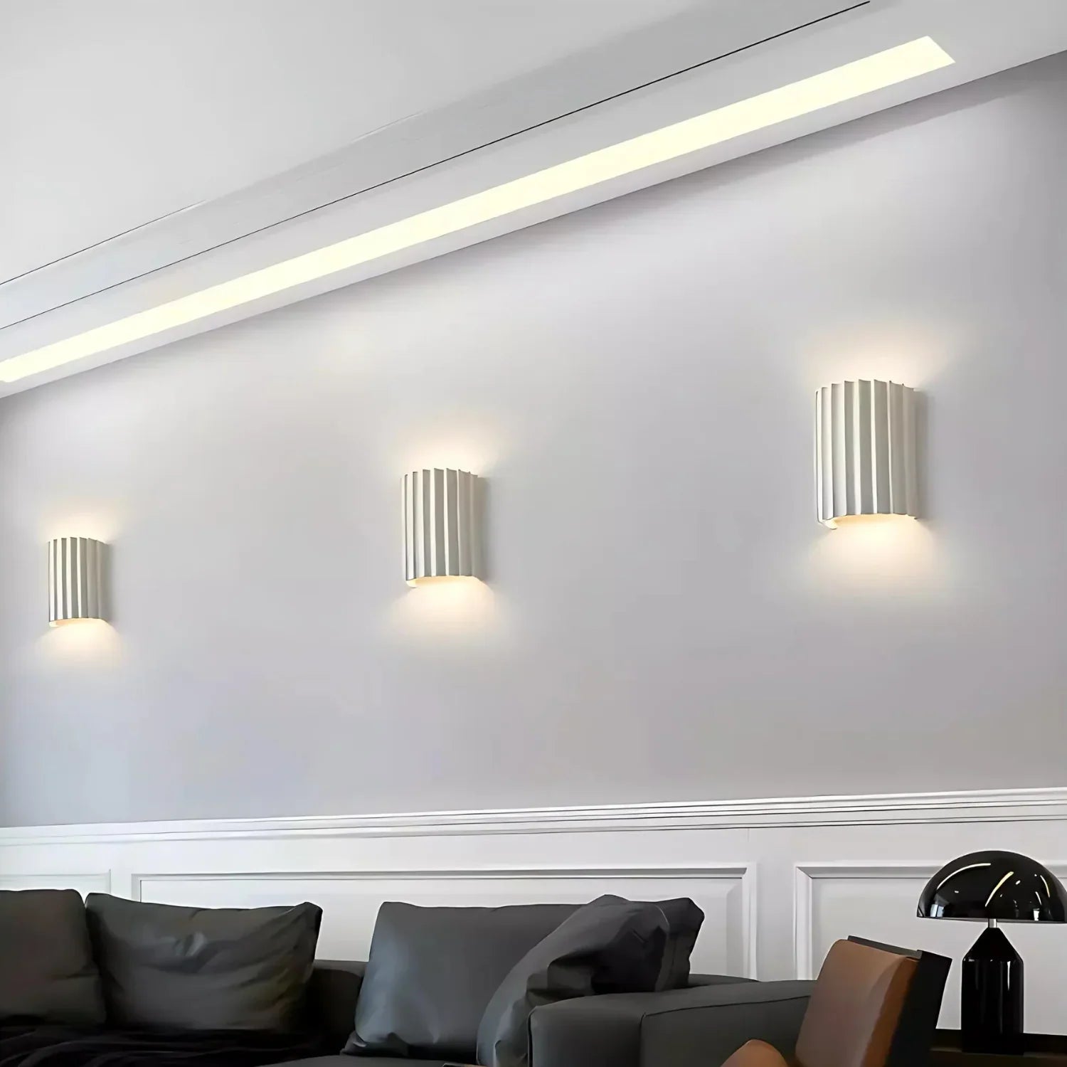 Minimalist Wall Lamp With Soft Ambient Light For Modern Homes