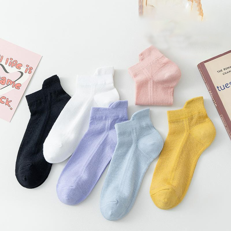 Ultra-thin, non-slip socks with invisible effect