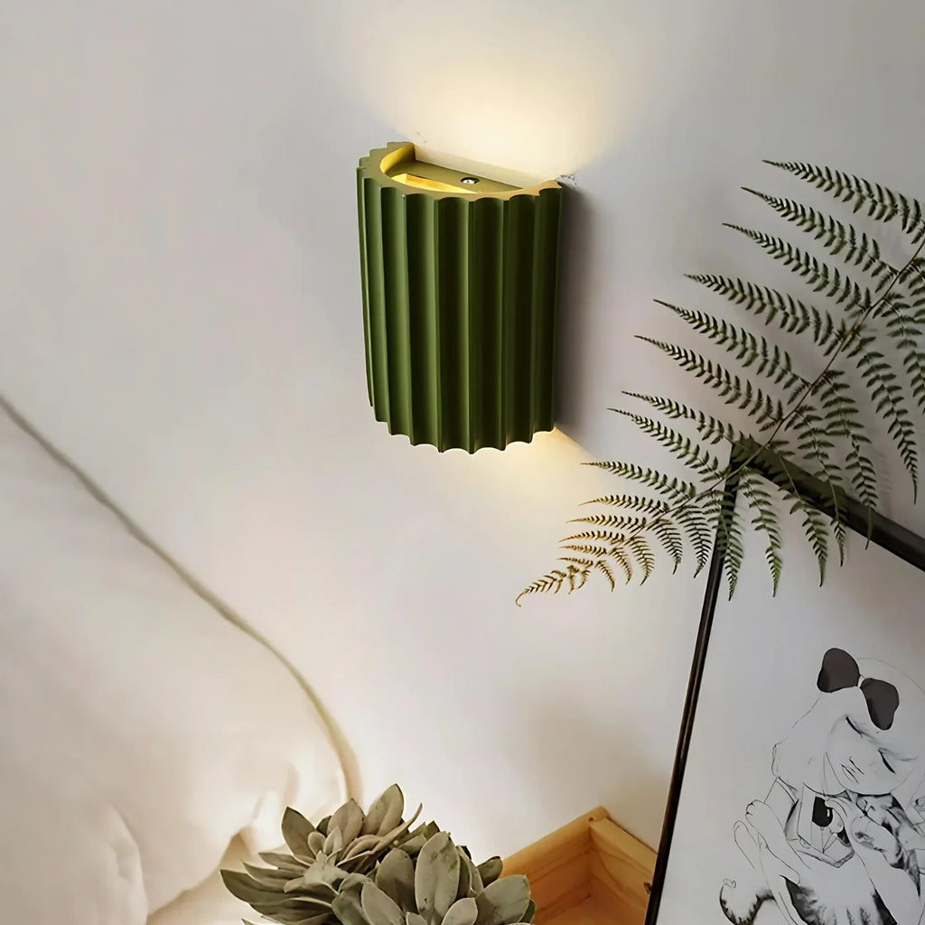 Minimalistická nástěnná lampa s jemným okolním světlem pro moderní domovy