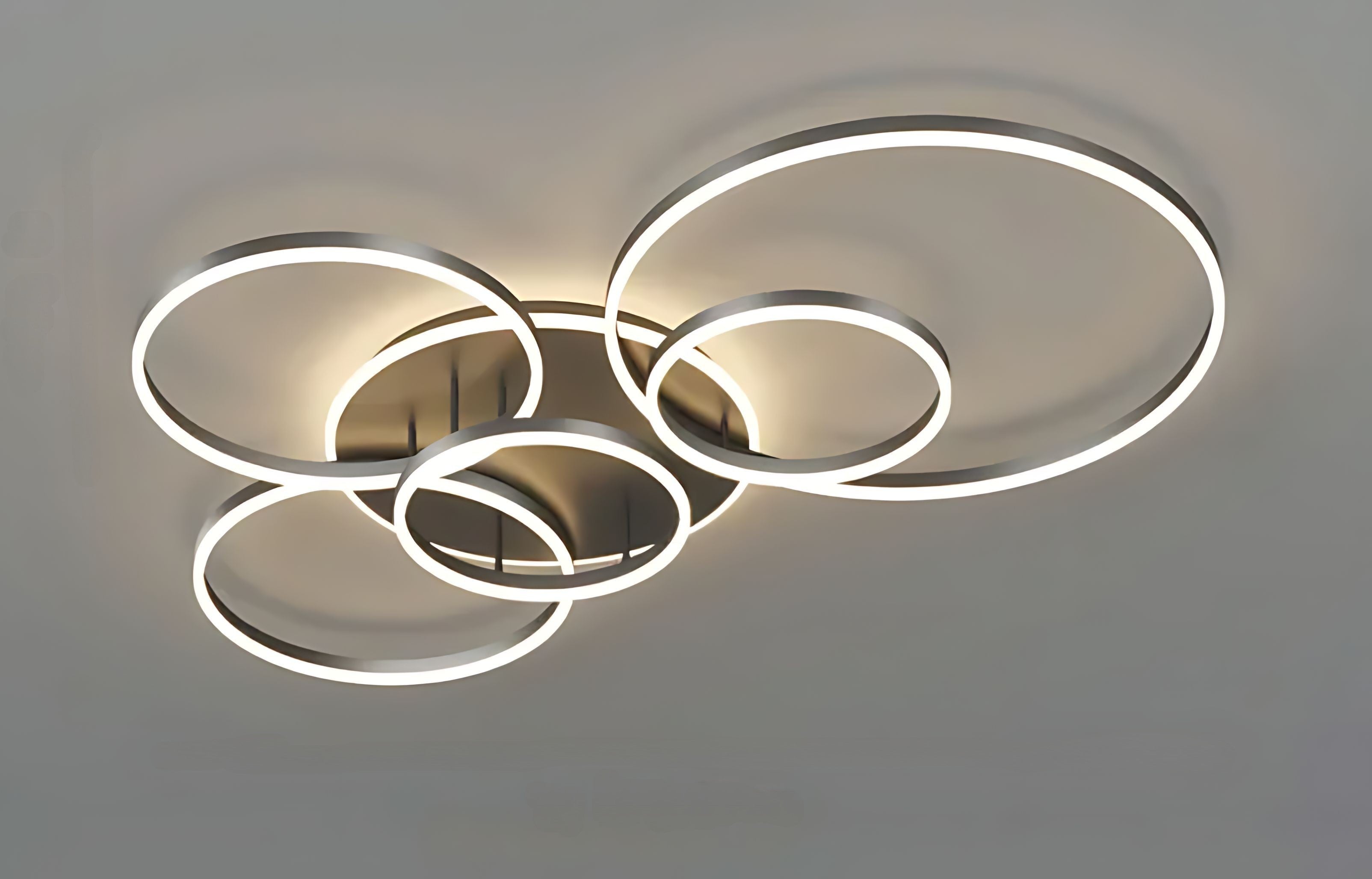 LumenNova Orbit Ring loftlampe med himmelsk glød