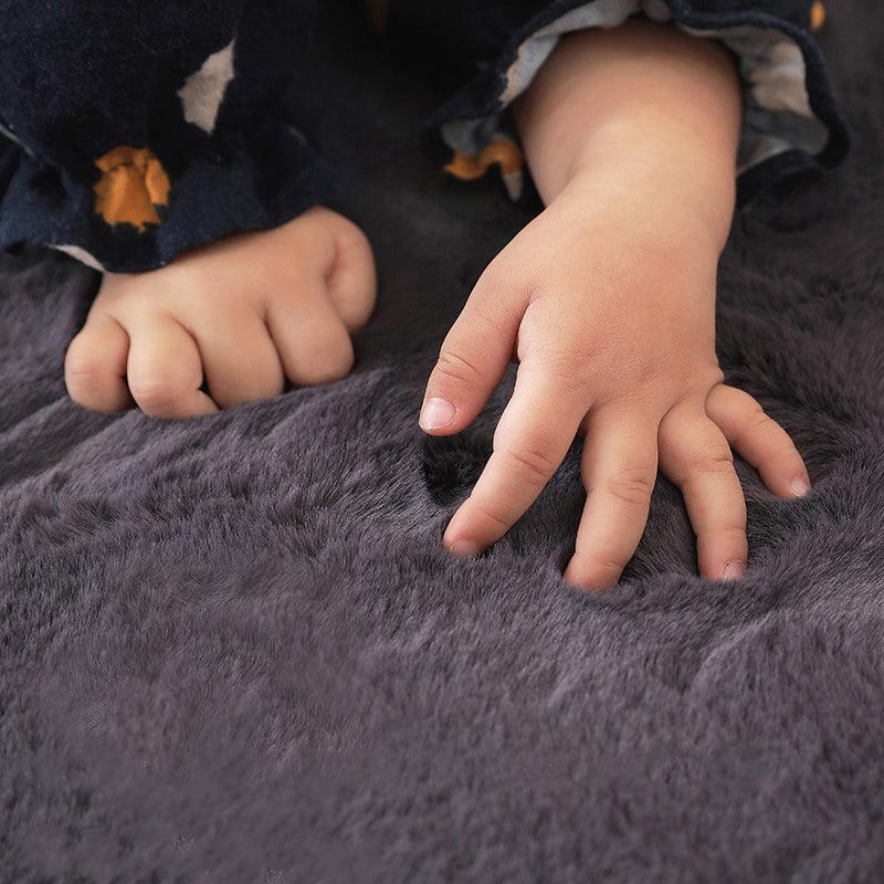 Pluszowy nordycki dywanik z mikrofibry i sztucznego futra | Petprovac