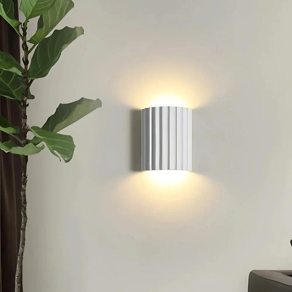 Minimalistická nástěnná lampa s jemným okolním světlem pro moderní domovy