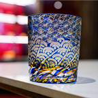 Kirrea ručně vyráběná whisky sklenice v modré a jantarové barvě s dřevěnou krabičkou | Petprovac