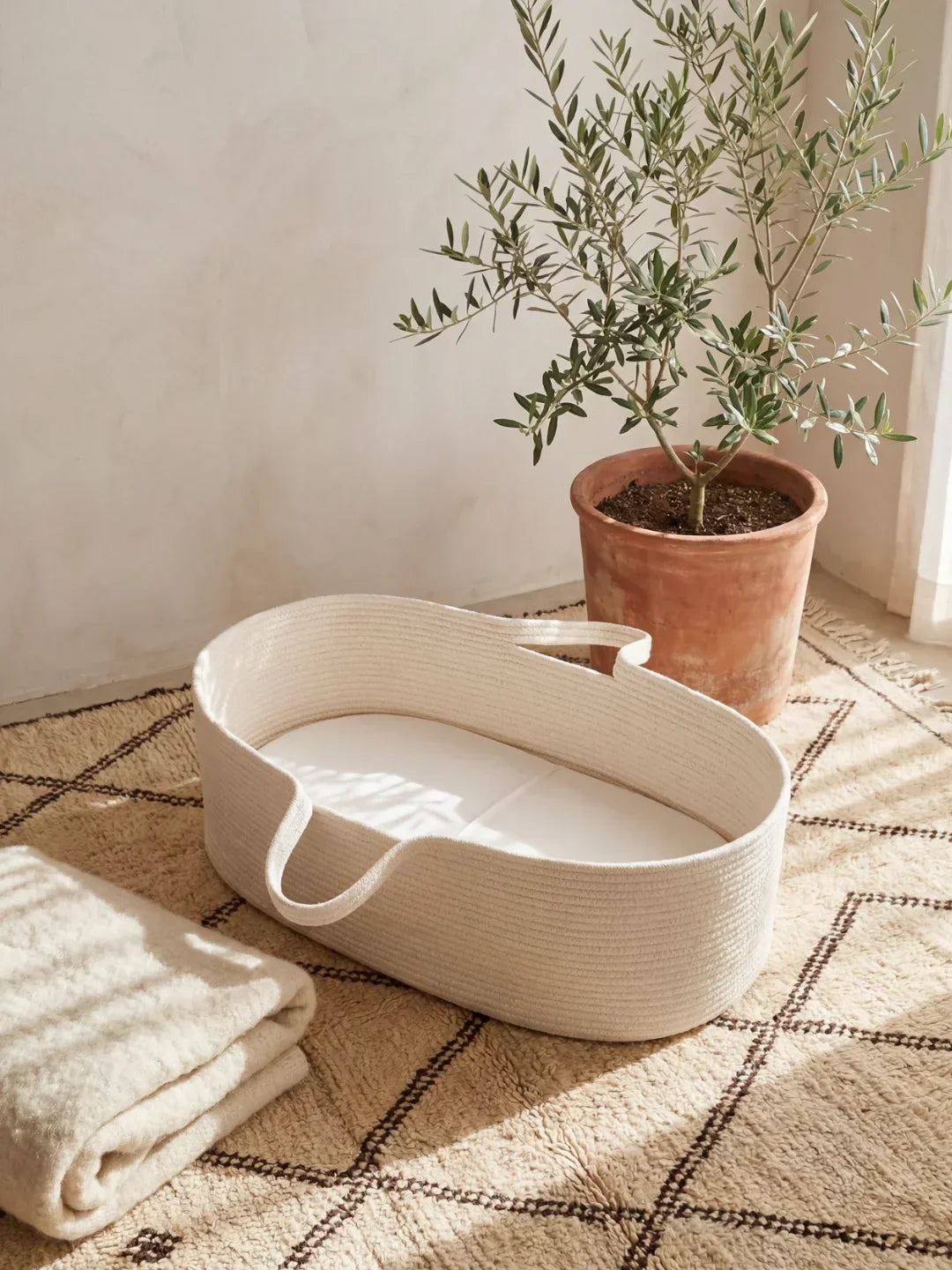 Moses Basket In Cotton Weave For Your Little One Today