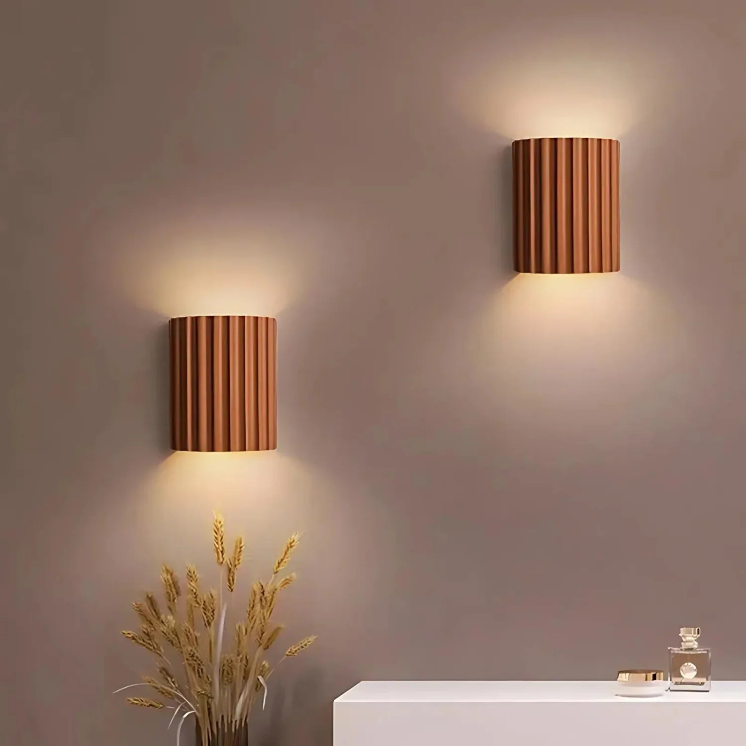 Minimalistická nástěnná lampa s jemným okolním světlem pro moderní domovy
