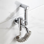 Szürke falra szerelhető bidé készlet kézi spriccelővel | Petprovac