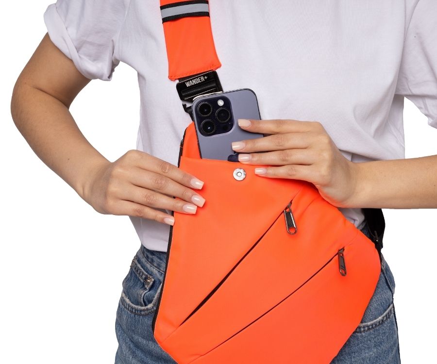 Anti-Theft Travel Bag – Hidden Zippers and Front-Facing Security