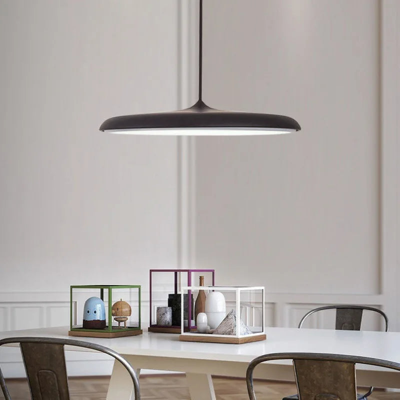 Liora | Pendelleuchte mit Schirm