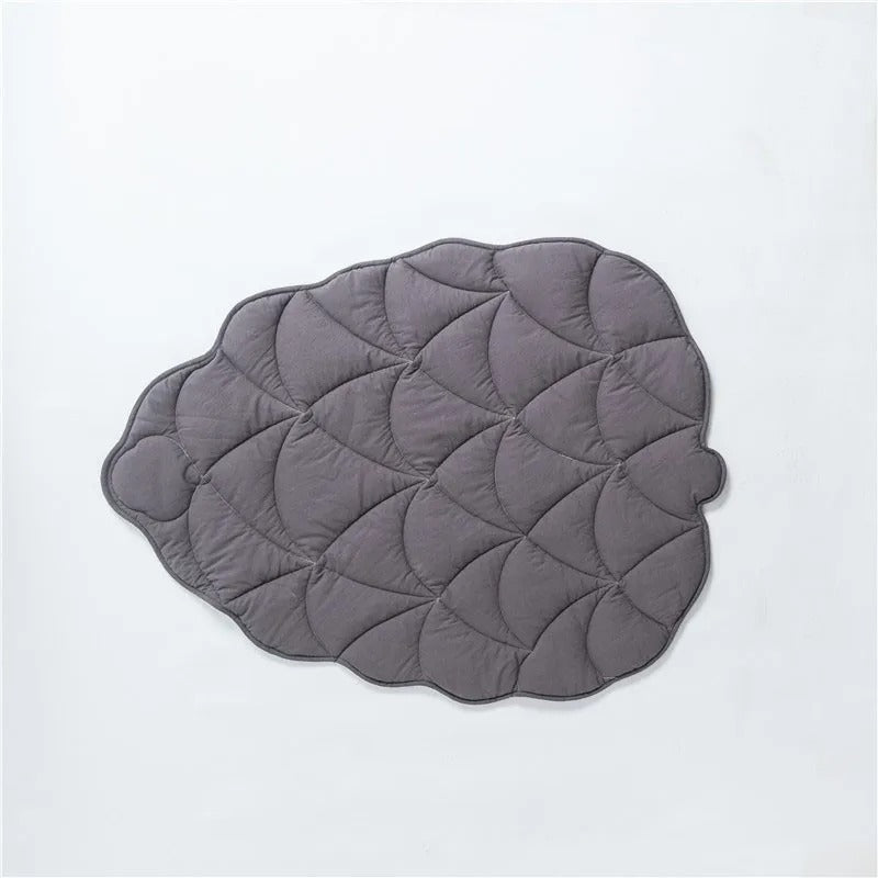 Cool Breathable Dog Mat Leaf Shaped Washable For Pets
