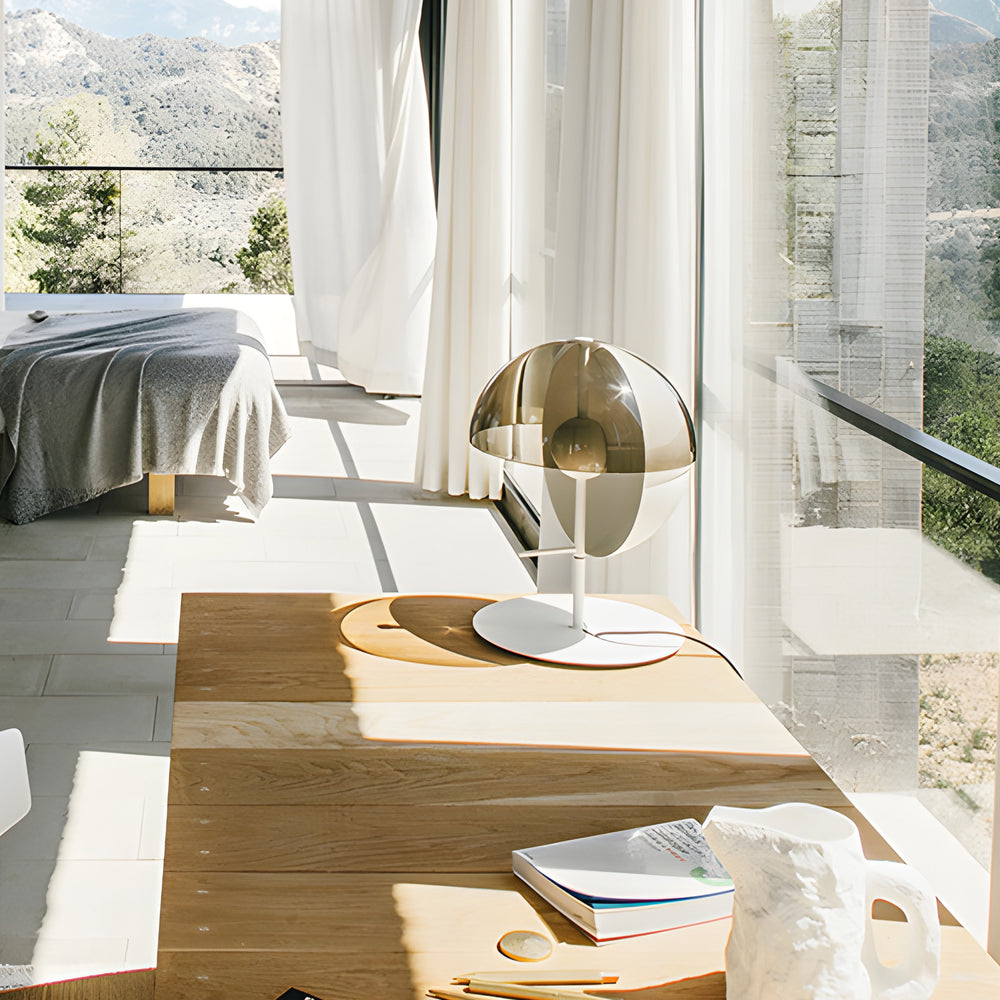 Astrae Bordlampe | Vertikal Halvkugle Røget Skærm