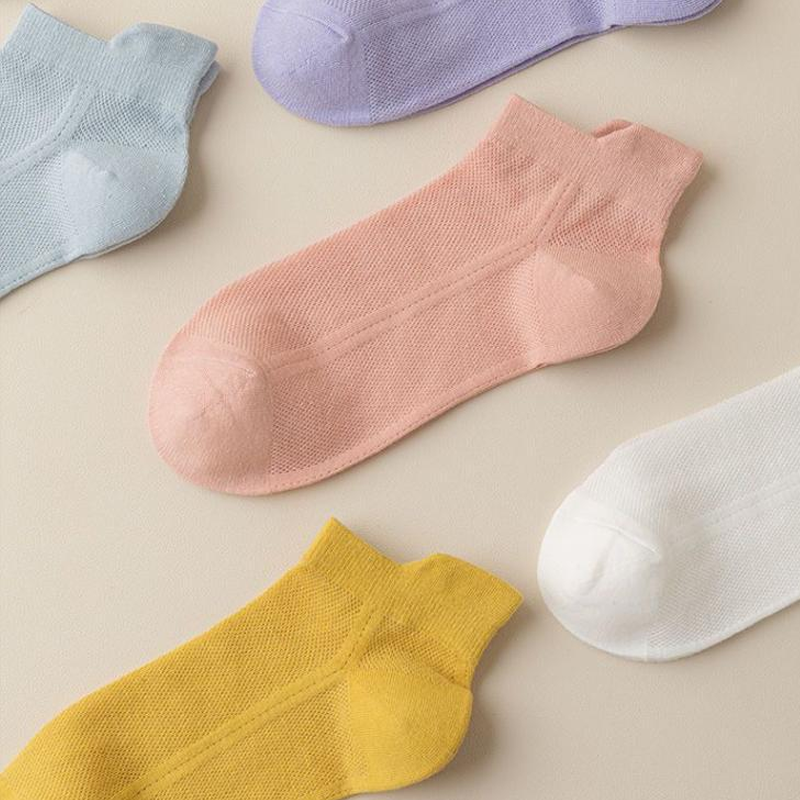 Ultra-thin, non-slip socks with invisible effect