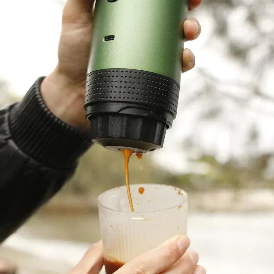 Cafetière Nano Prête pour le Voyage avec Pression de Vingt Bars et Cafés de Qualité Café