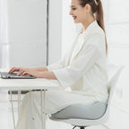 Mukautettava muistivaahtotyyny istuinkohdalle luukivun lievitykseen