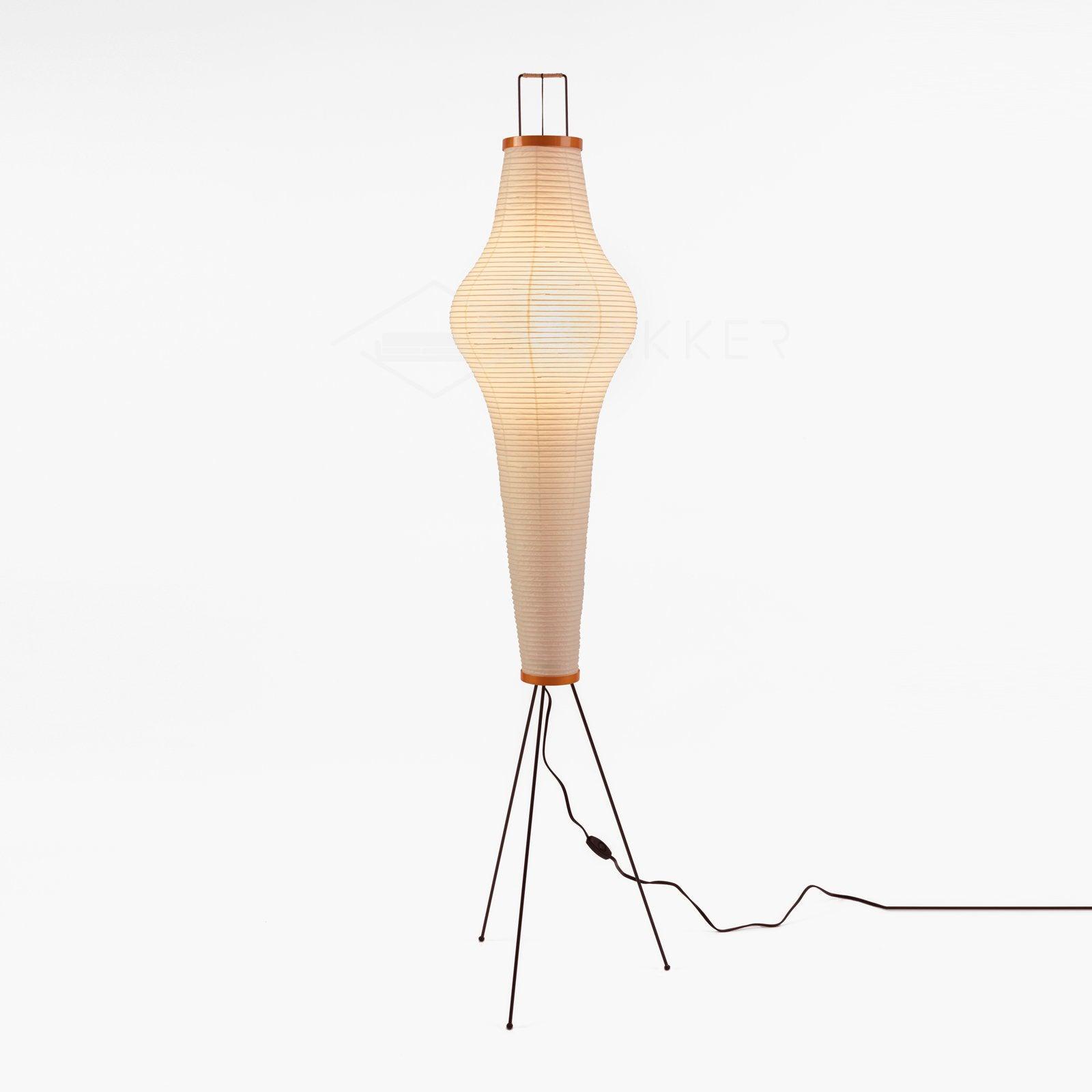 Lampada da terra in carta di riso Kazumi di Petprovac con bagliore ambientale morbido
