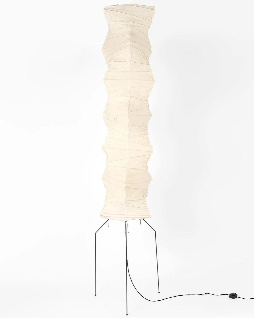 Lampada da terra in carta di riso Kazumi di Petprovac con bagliore ambientale morbido