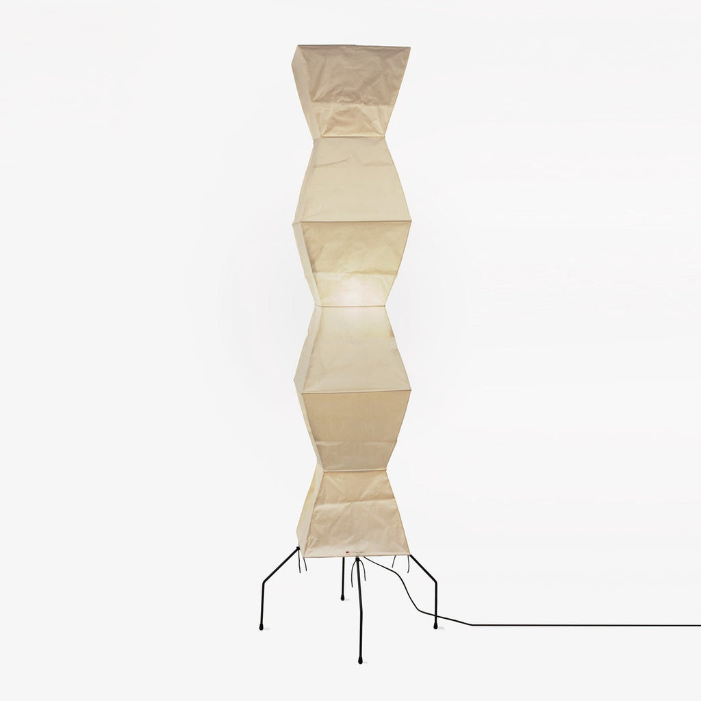 Lampada da terra in carta di riso Kazumi di Petprovac con bagliore ambientale morbido