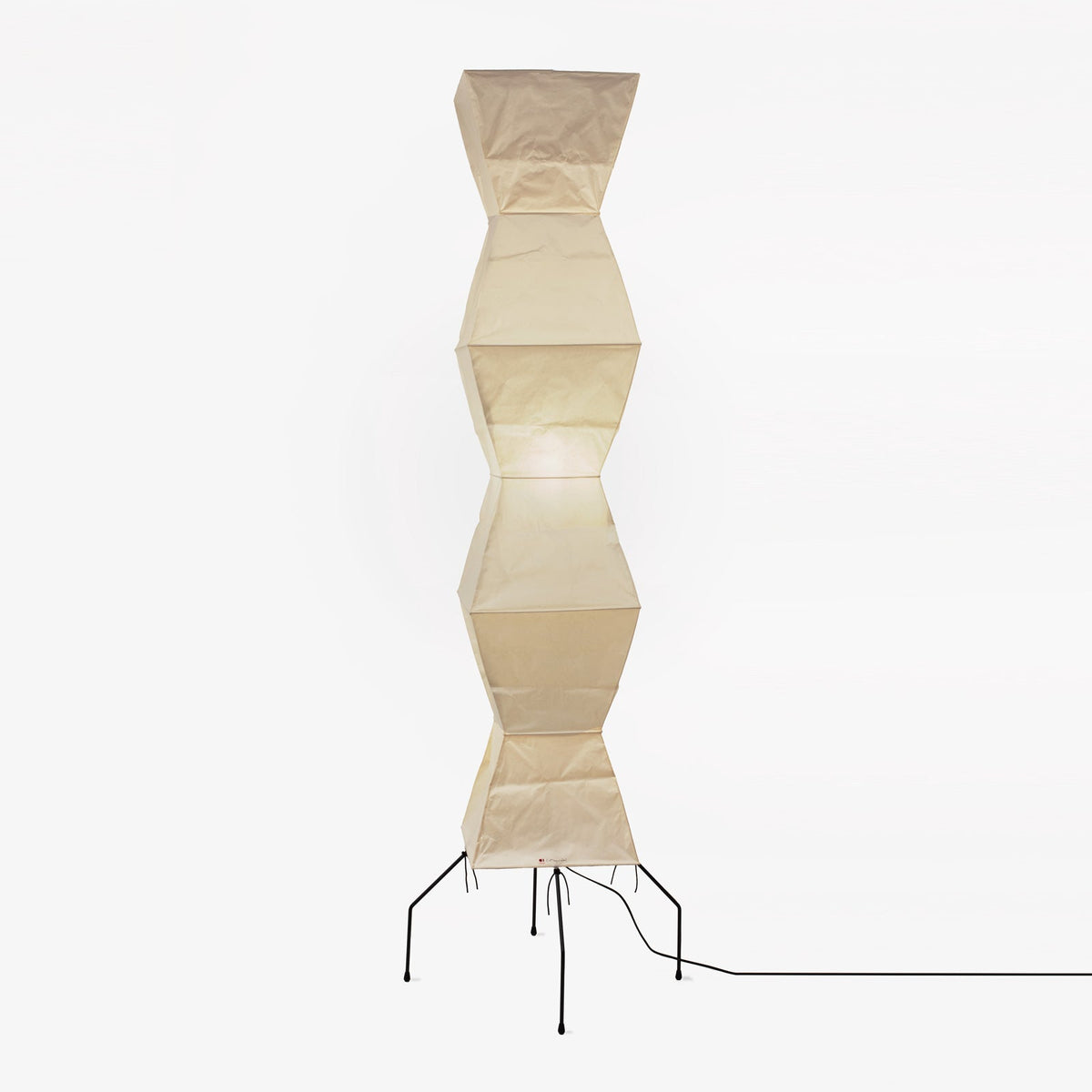 Lampada da terra in carta di riso Kazumi di Petprovac con bagliore ambientale morbido