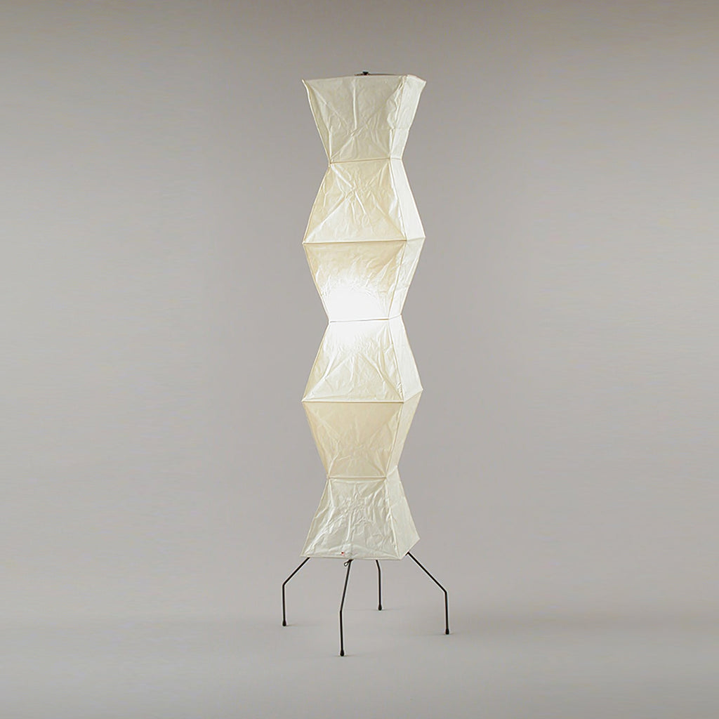 Lampada da terra in carta di riso Kazumi di Petprovac con bagliore ambientale morbido
