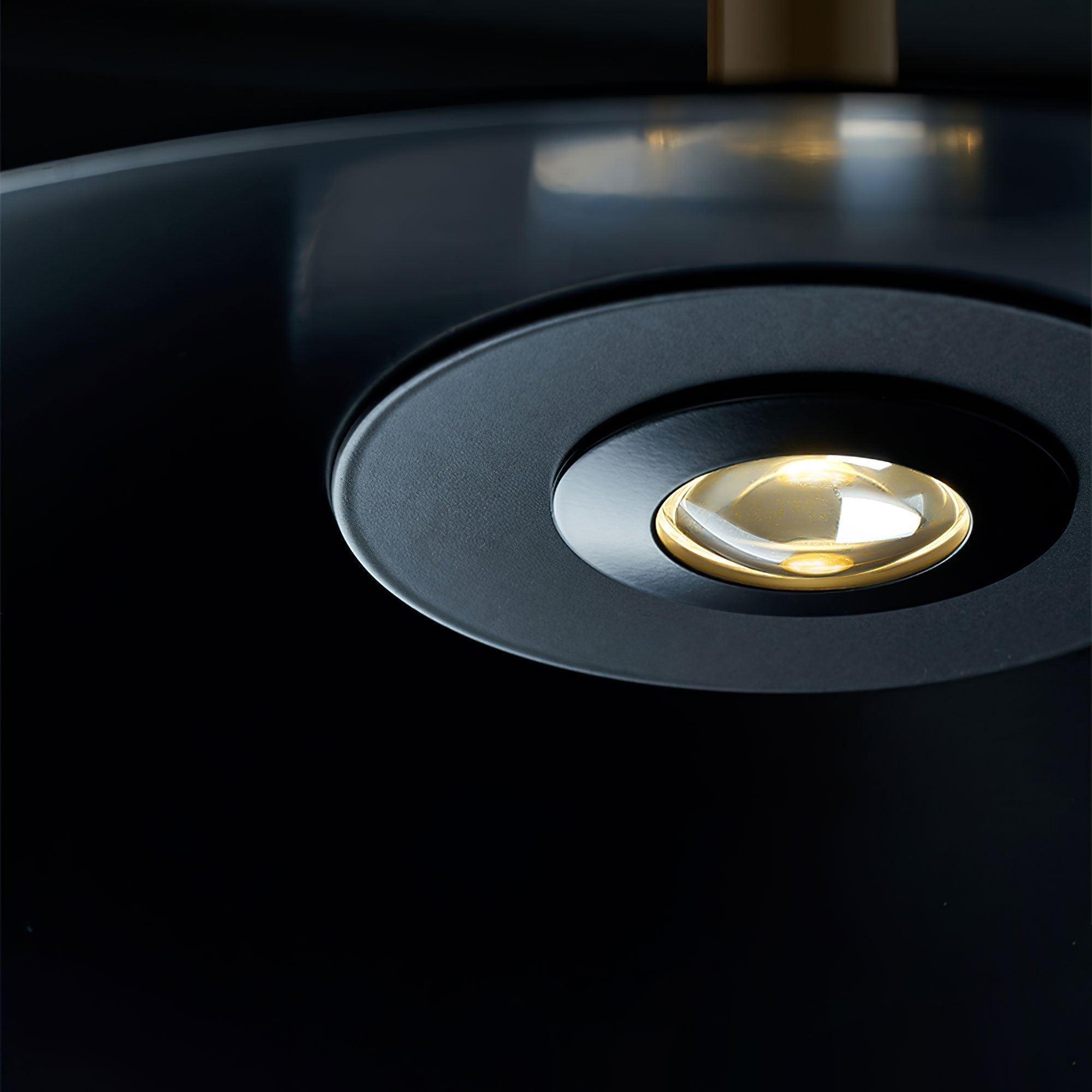 Lampa wisząca Lumenix w kształcie stożka do nowoczesnych wnętrz miękkie światło