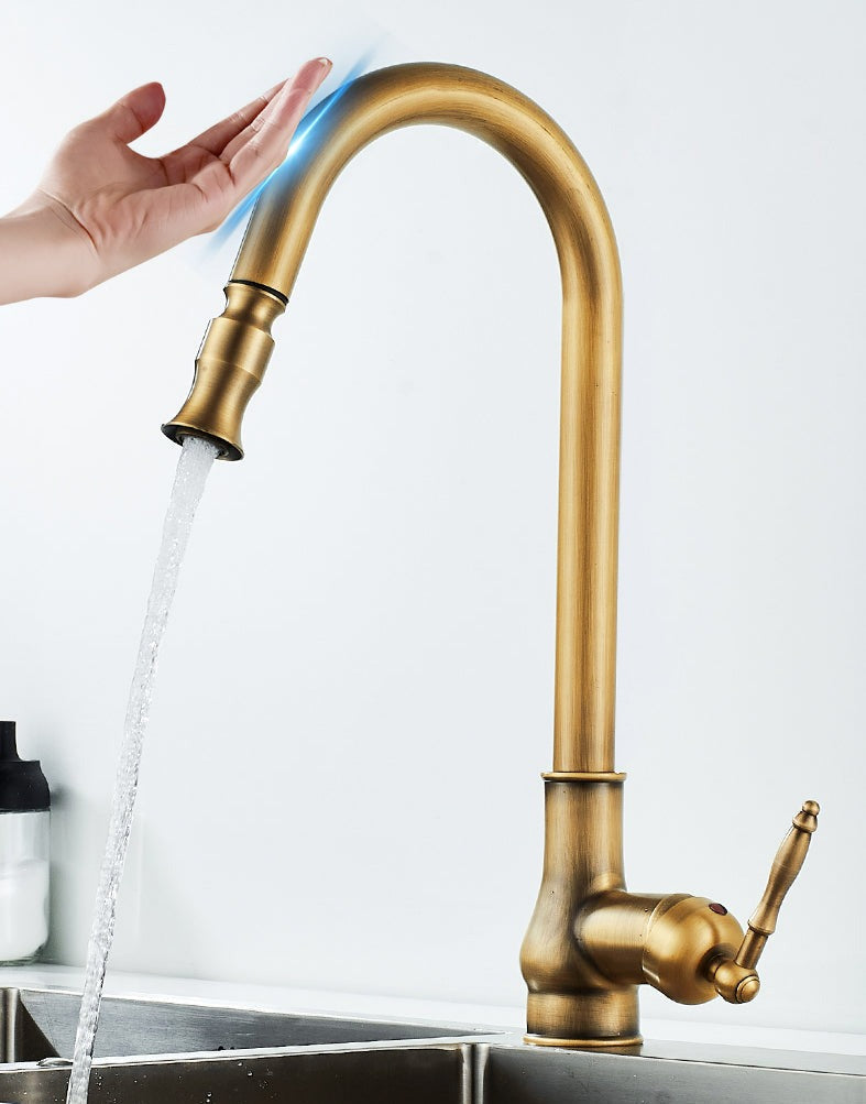 Rubinetto da cucina in bronzo rustico con controllo touch e bocca estraibile
