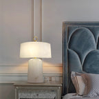 Lampa stołowa z alabastru do nowoczesnego oświetlenia nocnego w eleganckich wnętrzach