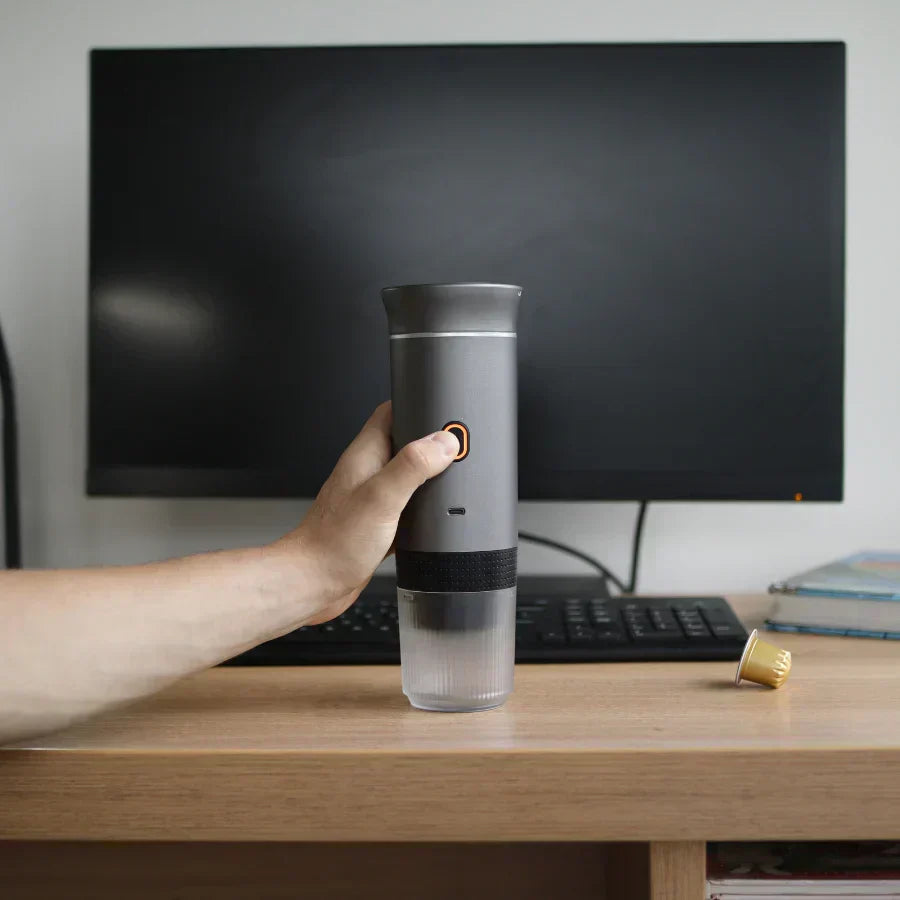 Cafetière Nano Prête pour le Voyage avec Pression de Vingt Bars et Cafés de Qualité Café