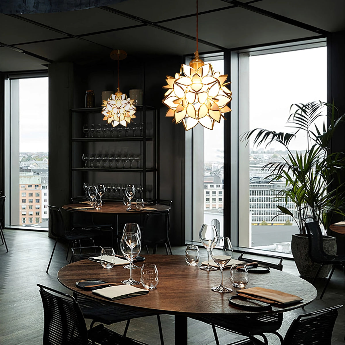 Lampada sospesa naturale AuroraCapiz con finitura artigianale