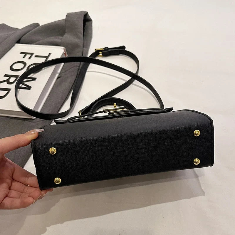 Beg Tali Silang dan Bahu Kulit Aurea untuk Wanita Sehari-hari