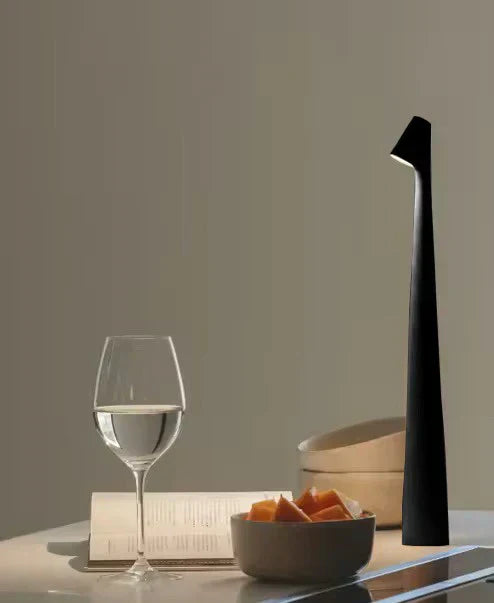 Lámpara de mesa LED inalámbrica LumaNord para lectura y comedor