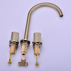 Caelis dubbele hendel wastafelkraan met honingraatuitloop