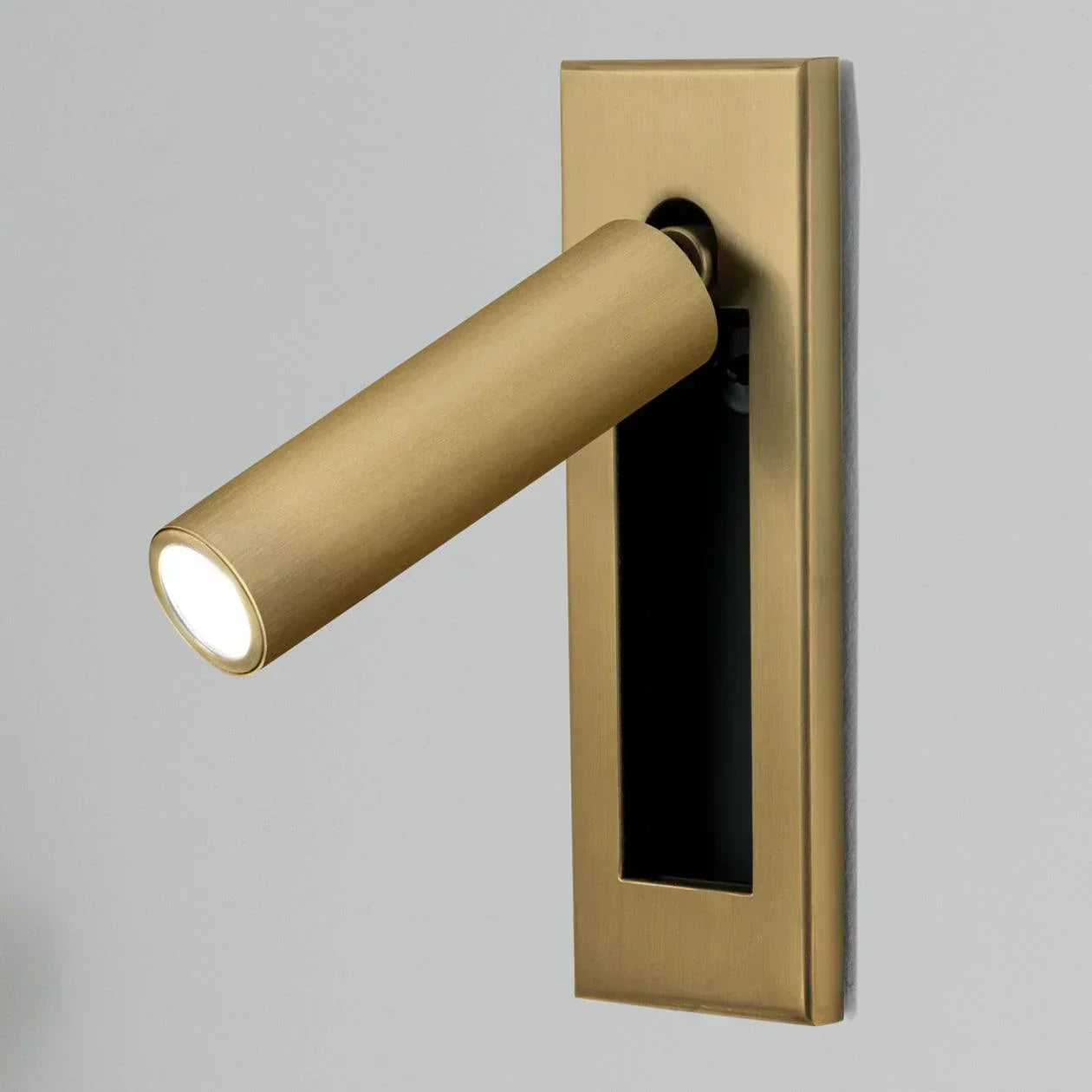Eingelassene Nachttisch-Wandlampe
