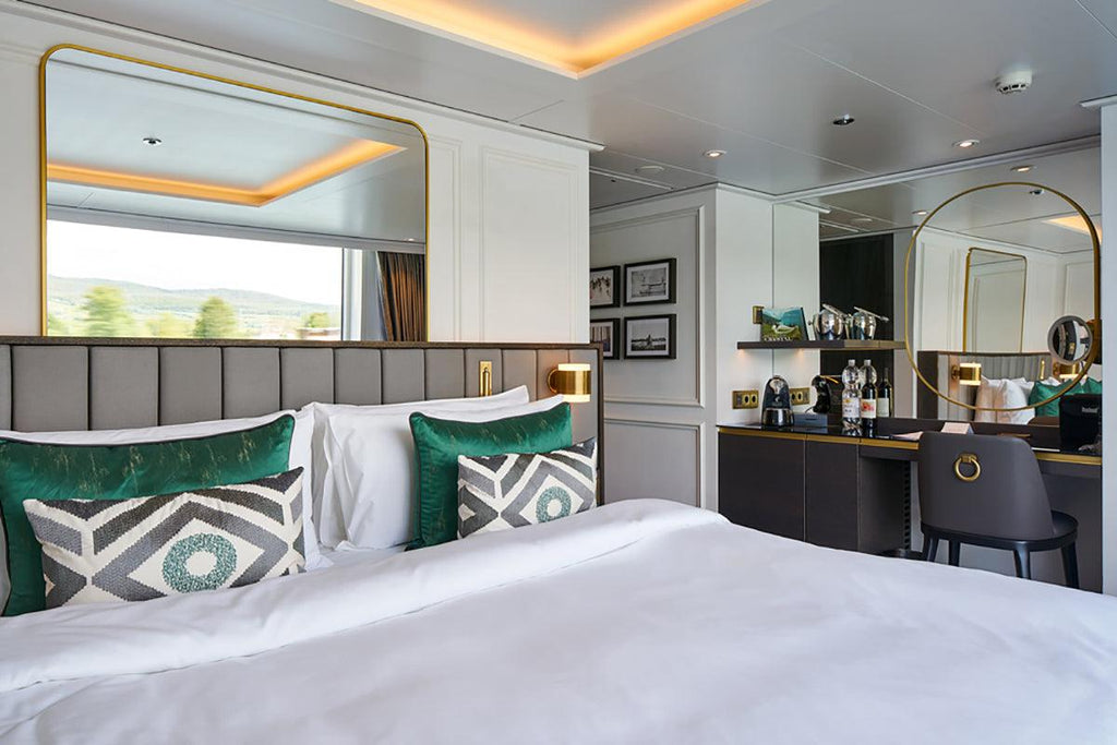 VeraLume veggmontert sengebordslampe med leselys