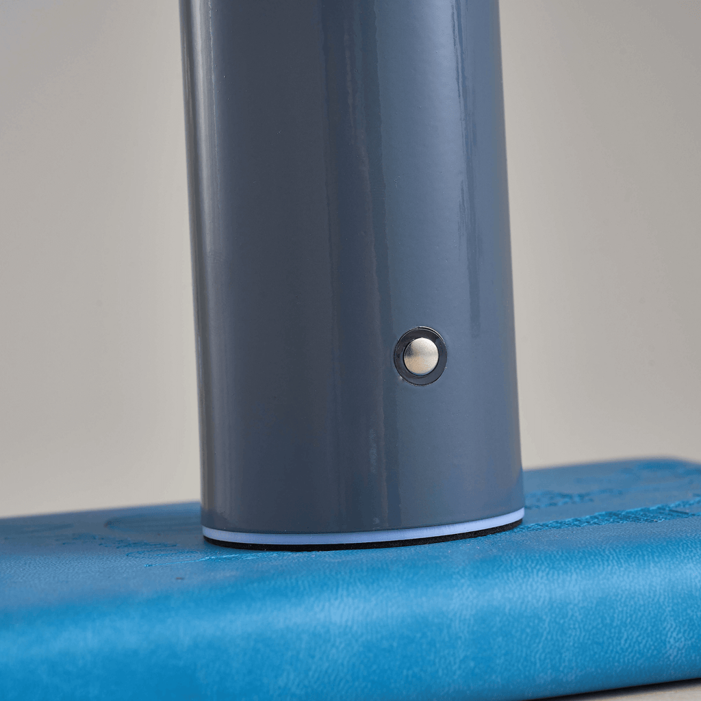 LumaNook Ledningsfri Svamp Natbordslampe i Jern og Klar Akryl