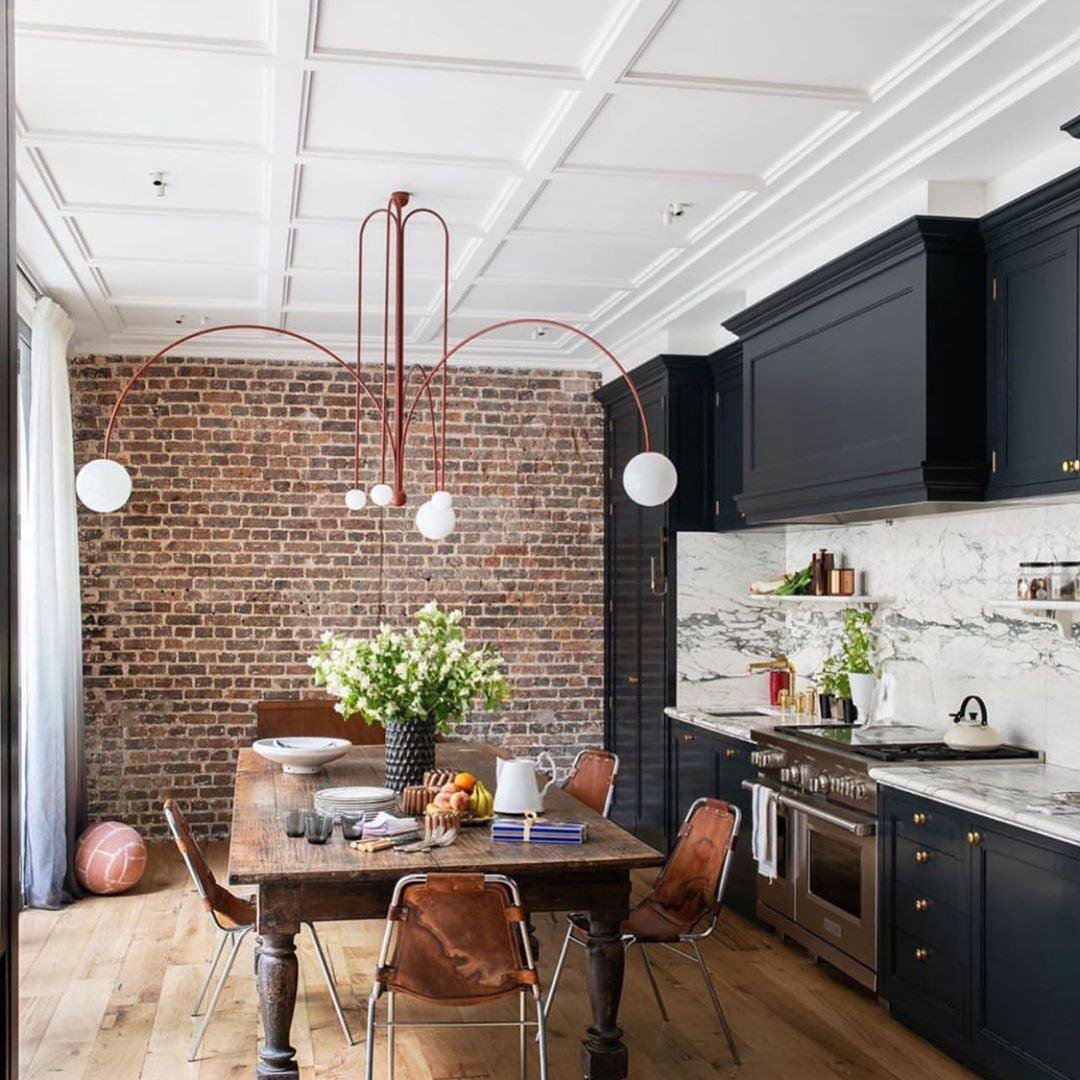 Elara Crest anhengslampe, dramatisk hengende armatur