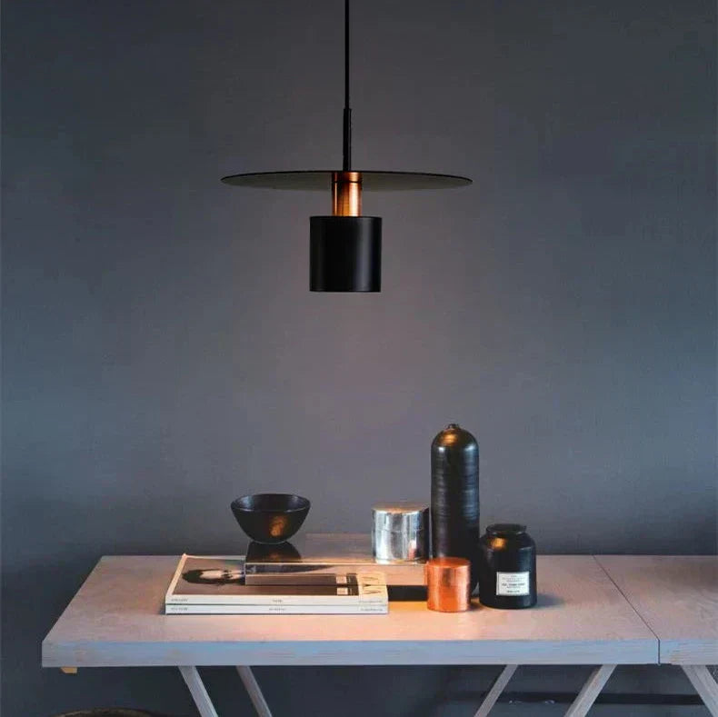 AstraLine Pendelampe med Elegant Minimalistisk Design