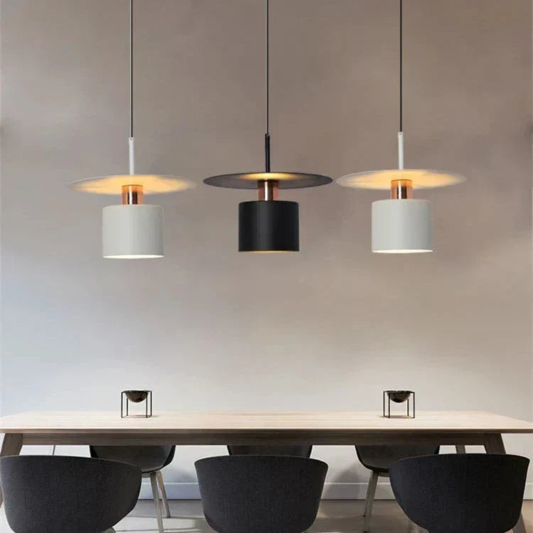 AstraLine Pendelampe med Elegant Minimalistisk Design