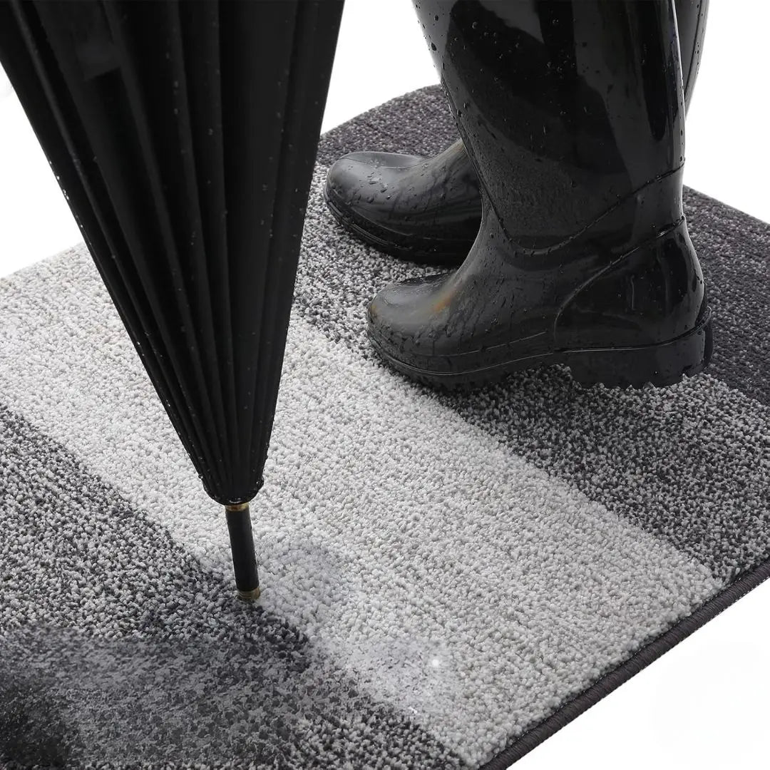 Non-slip indoor doormat with water-repellent surface